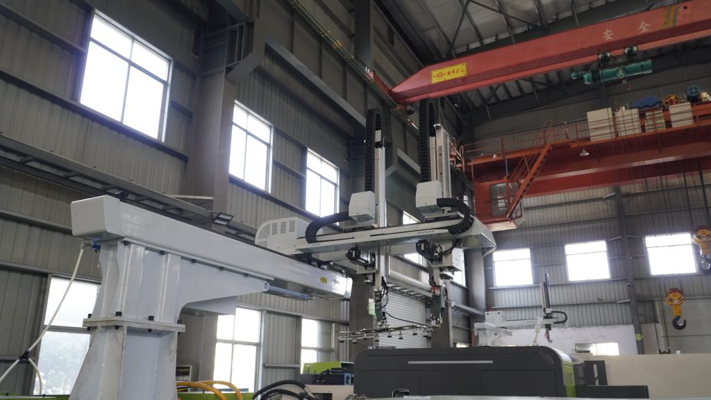 Five-axis robot
